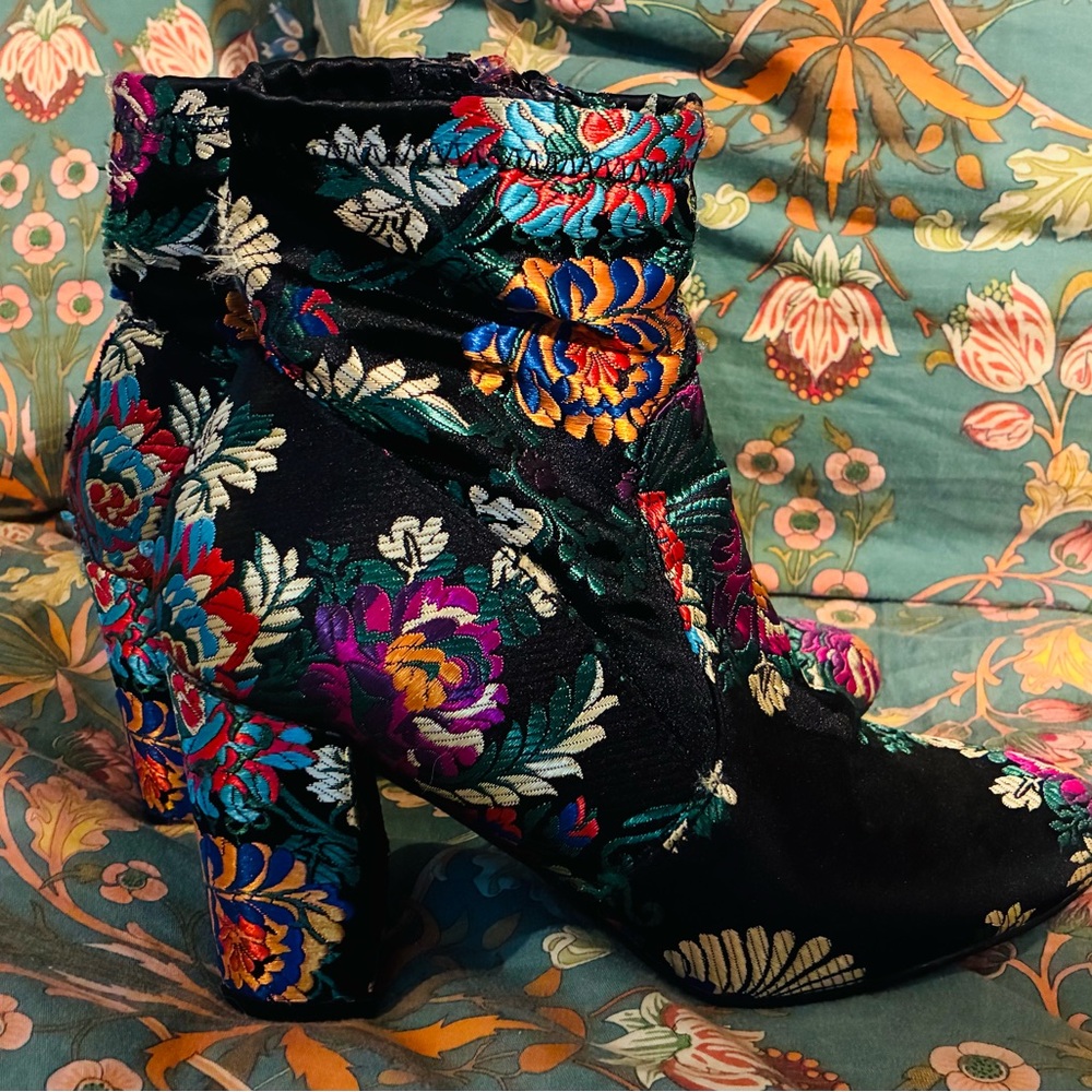 Steve Madden Black Floral Ankle Boots